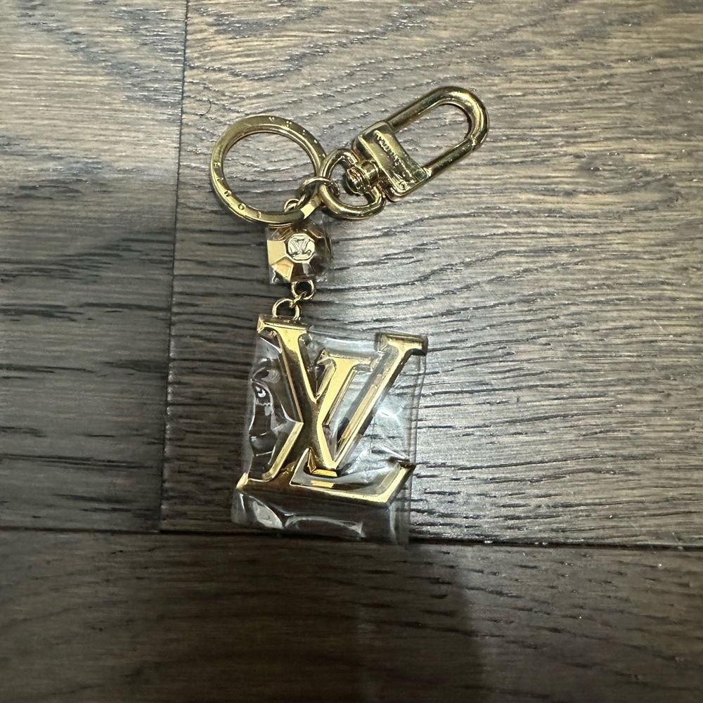Louis Vuitton Gold Key & Card Holder Accessory